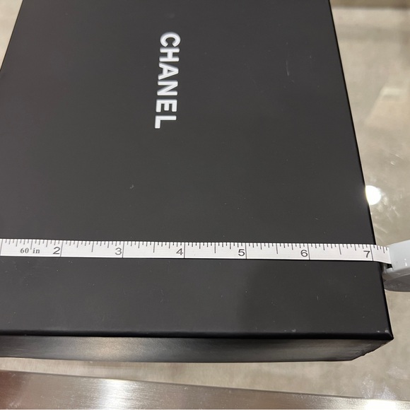 Chanel Gift Box Set - Picture 11 of 12